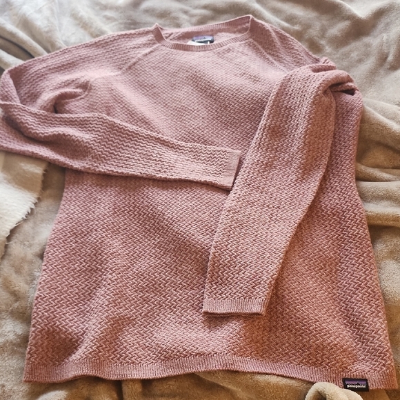 Patagonia Pink / Blush Crew Neck Sweater with Textured Knit - Picture 1 of 2